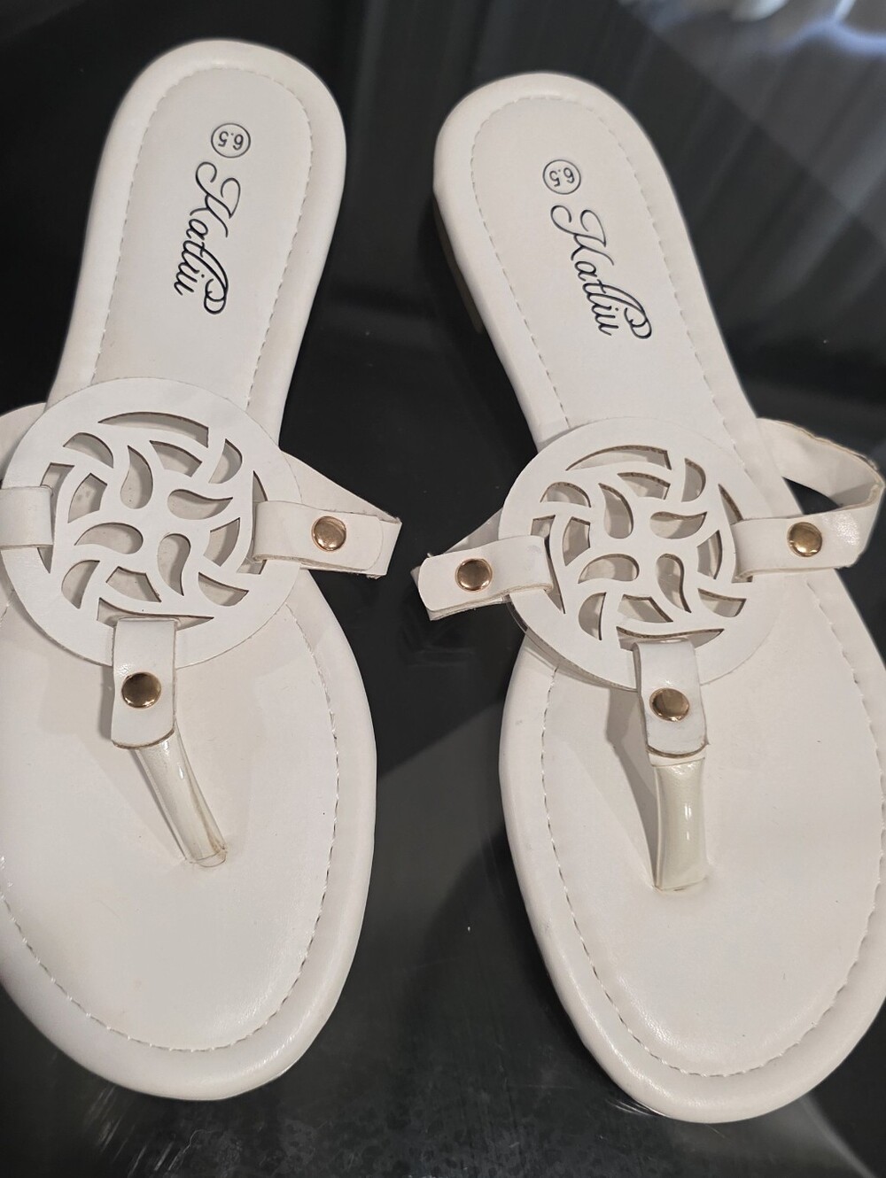 Women's White Cutout Thong Sandals - Picture 3 of 6